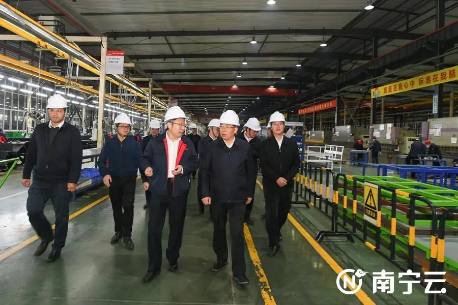 2021年12月20日自治區(qū)黨委常委、南寧市委書記徐海榮、代市長(zhǎng)廖立勇一行到廣西申龍調(diào)研接待工作